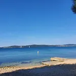 Mira *